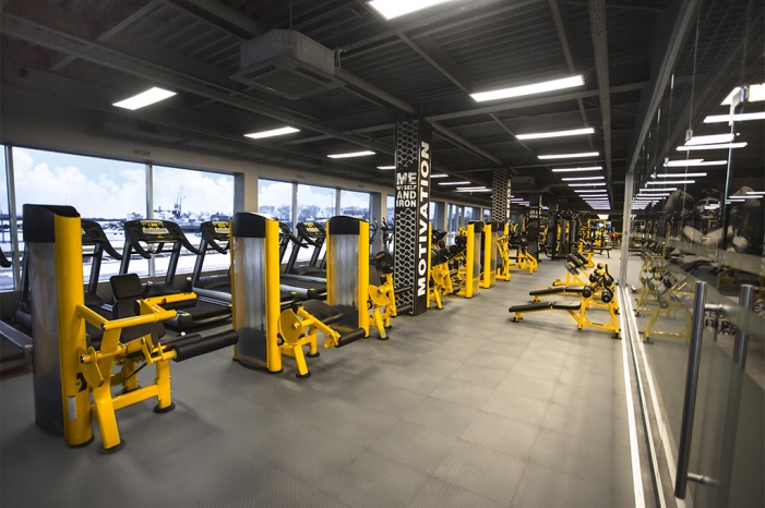 Хорошо оснащенный тренажерный зал Pacific Strong